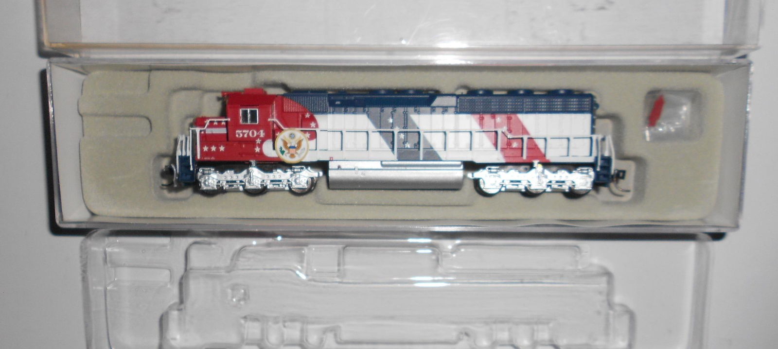 N Scale Intermountain ATSF SD45-2 Bicentennial (1 of 3)