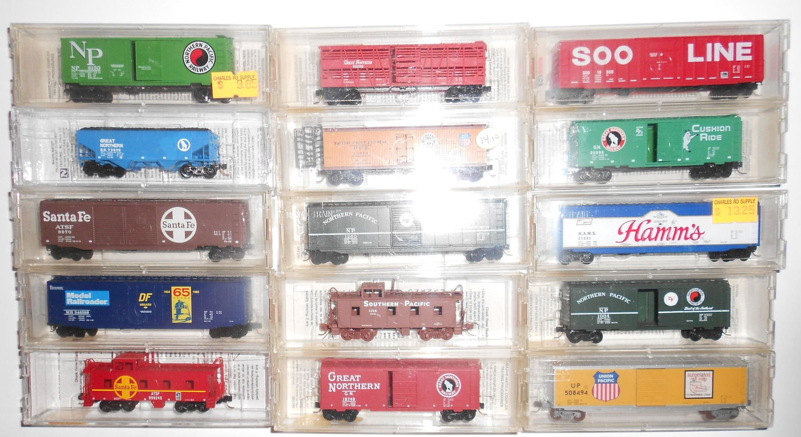 N Scale 15 Micro Trains Western Freight Cars (1 of 3)