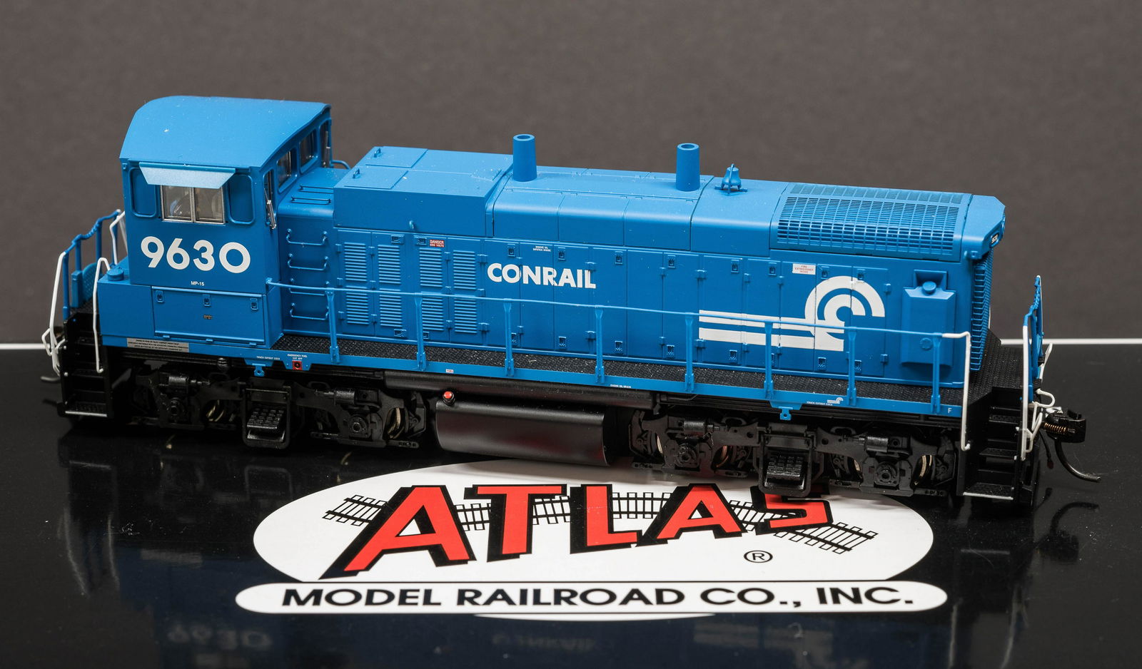 HO Sale Atlas Master MP-15DC Conrail DCC & Sound (1 of 5)