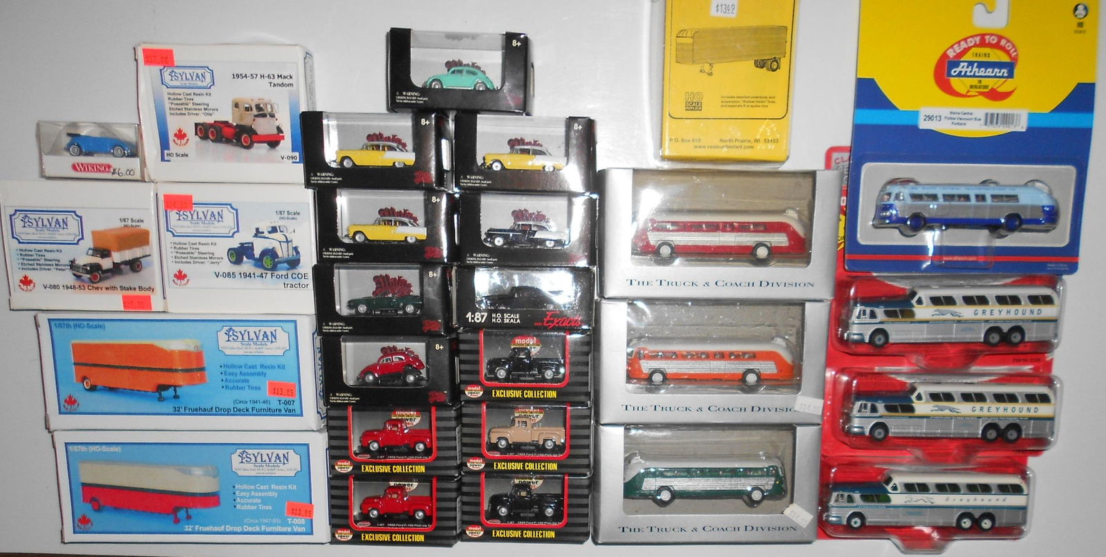 HO Scale Vehicles: Buses, Cars + (27) (1 of 4)