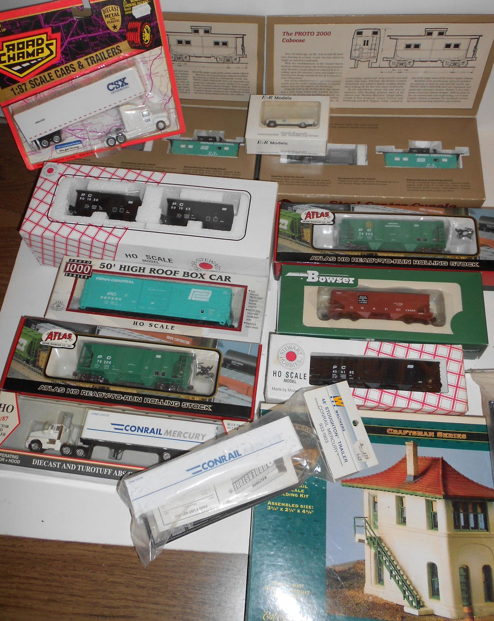 HO Scale Quality Boxed Penn Central & Conrail (1 of 2)