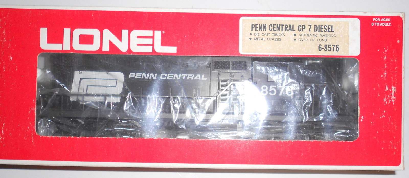 Lionel 6-8576 Penn Central GP-7 Locomotive: Lionel 6-8576 a Penn Central Gp-7 diesel locomotive in original box. Some box wear and light use to diesel.