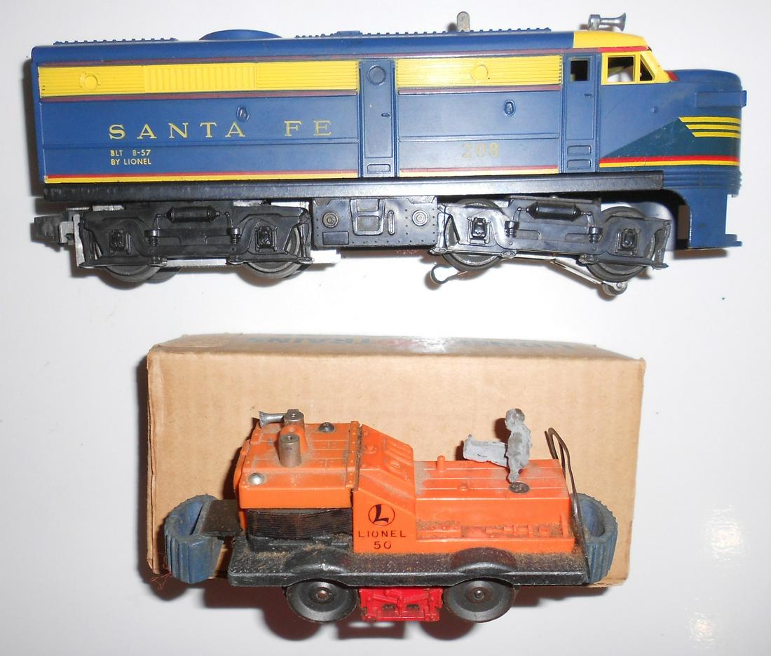 Lionel Santa Fe 208 Diesel + 50 Gang Car: Lionel running cars: 208 Santa Fe Diesel (1957) and #50 Gang Car (just one figure and real use).