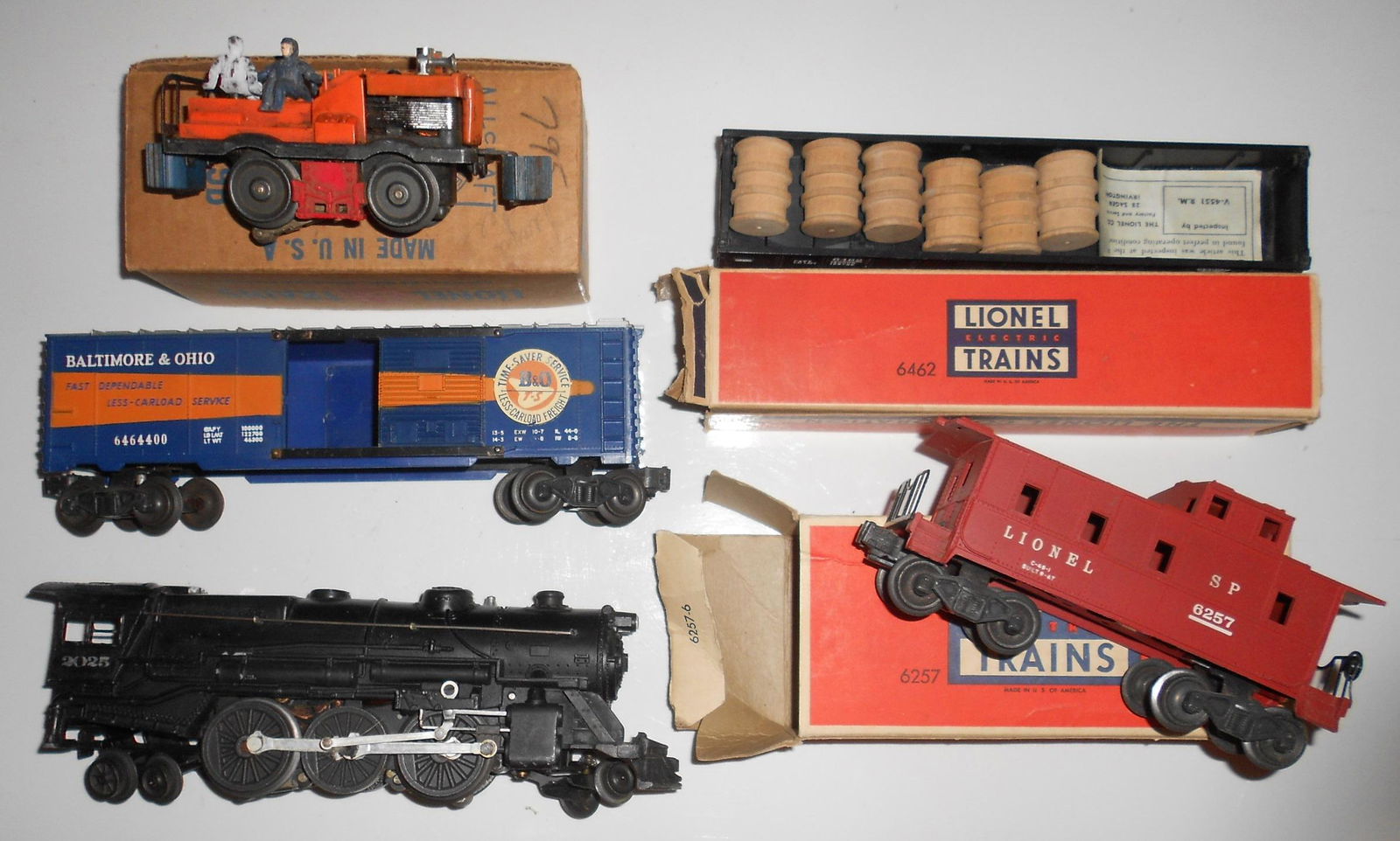 Lionel Mixed Lot: 2025, 50, 6462, 6257 (1 of 2)