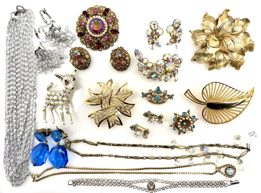 Costume Jewelry (1 of 6)