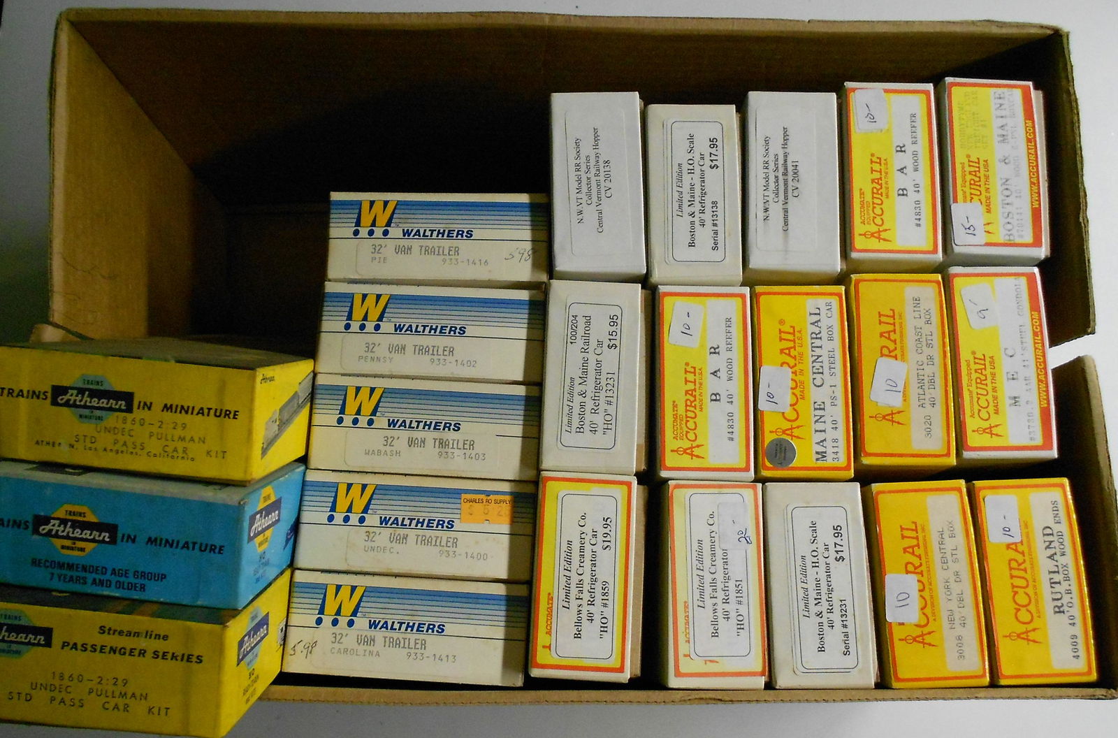 HO Scale Athearn/ Accurail Limited Ed Kits RTR (1 of 4)