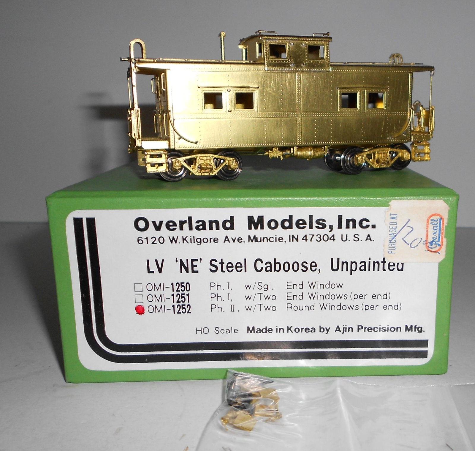 HO Brass OMI Lehigh Valley Caboose - Round Windows (1 of 6)