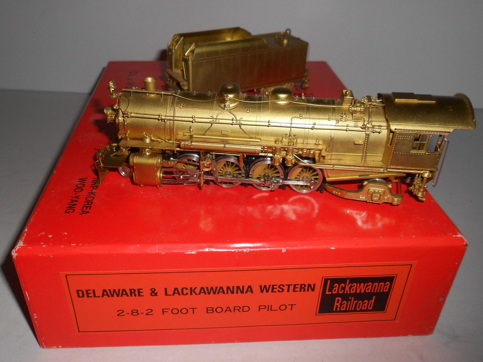 HO Brass - NPP Lackawanna 2-8-2 with Foot Boards (1 of 8)