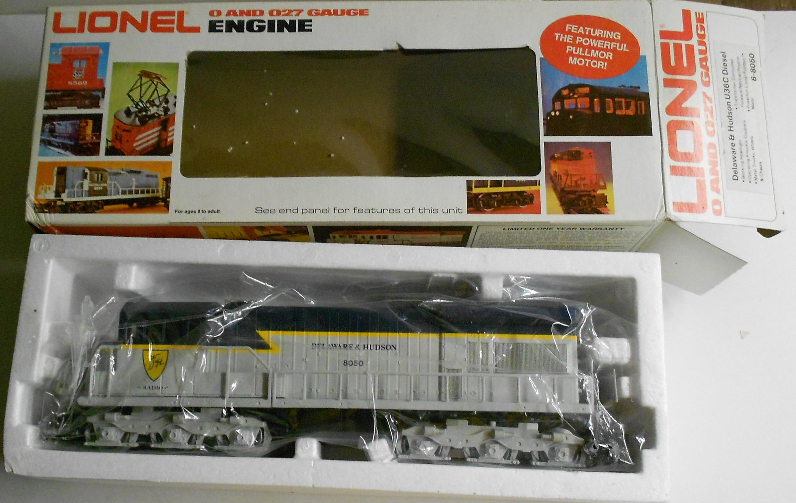Lionel Delaware & Hudson U-36C Locomotive: Lionel 6-8050 Delaware & Hudson GE U-36C diesel locomotive, Very Good condition with original packaging. One flap has a sight tear.