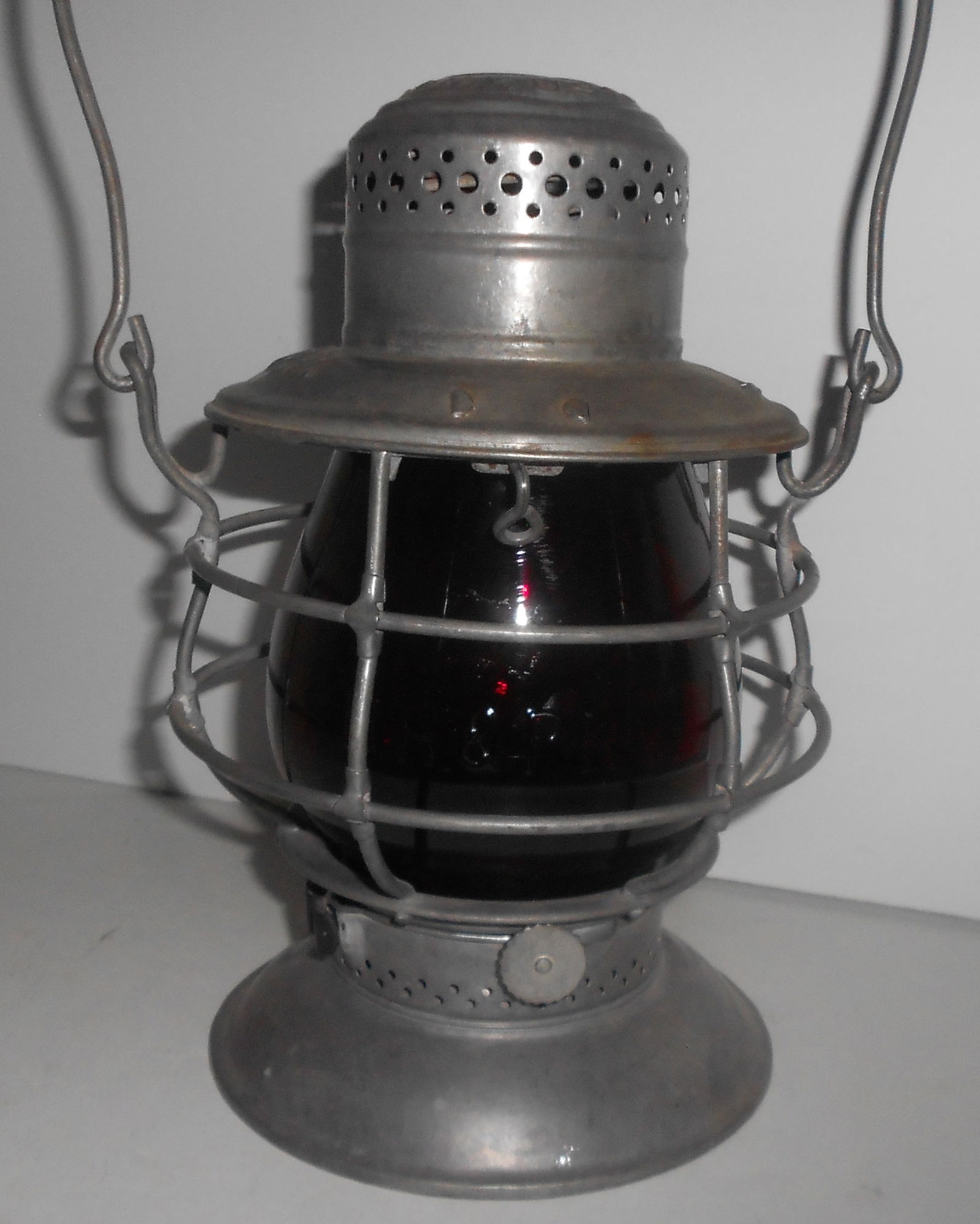 BR&P Ry Dietz #39 Bellbottom Lantern Red Cast BR&PRY E/B Globe (1 of 7)