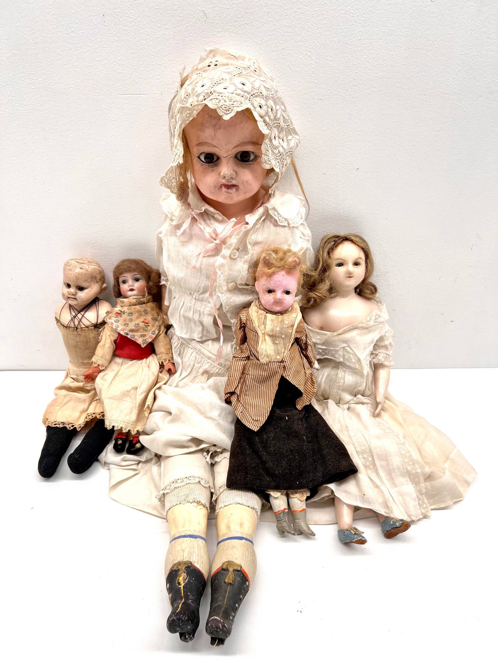 Antique Dolls Auction
