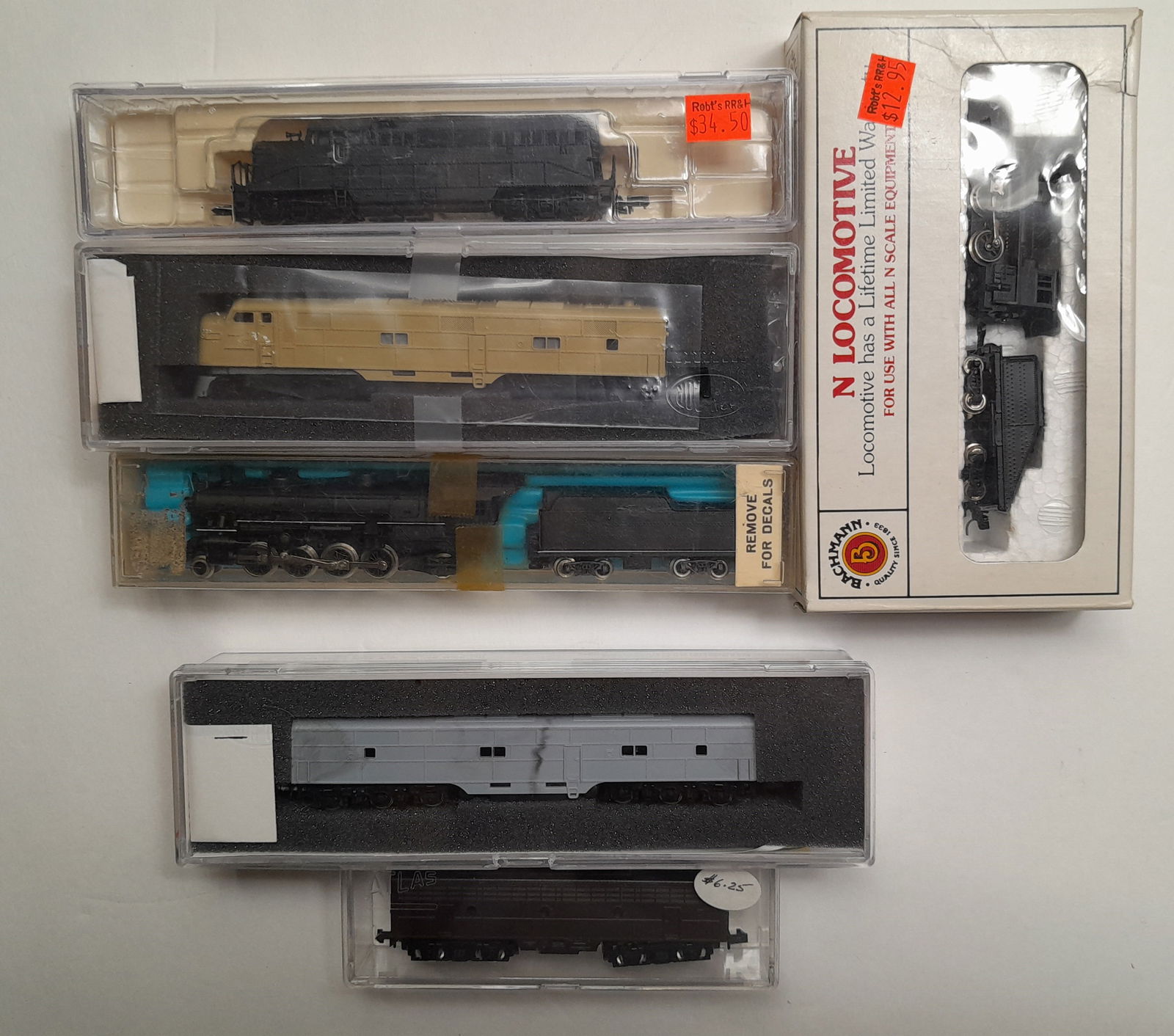 N Scale - 6 Locomotives, 2 are Dummies (1 of 3)
