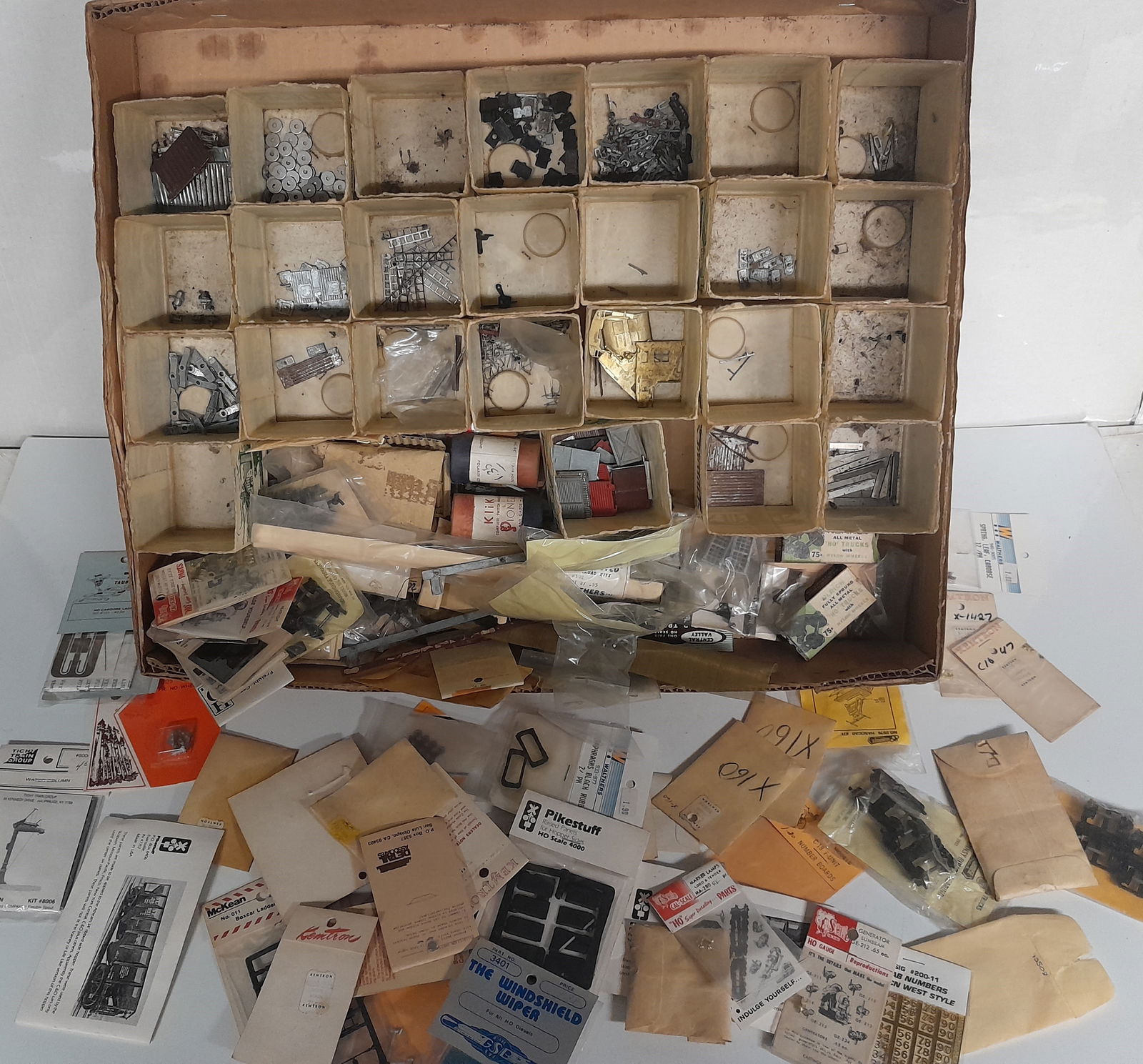 Tray of Misc. Parts HO mostly some not shown (1 of 1)