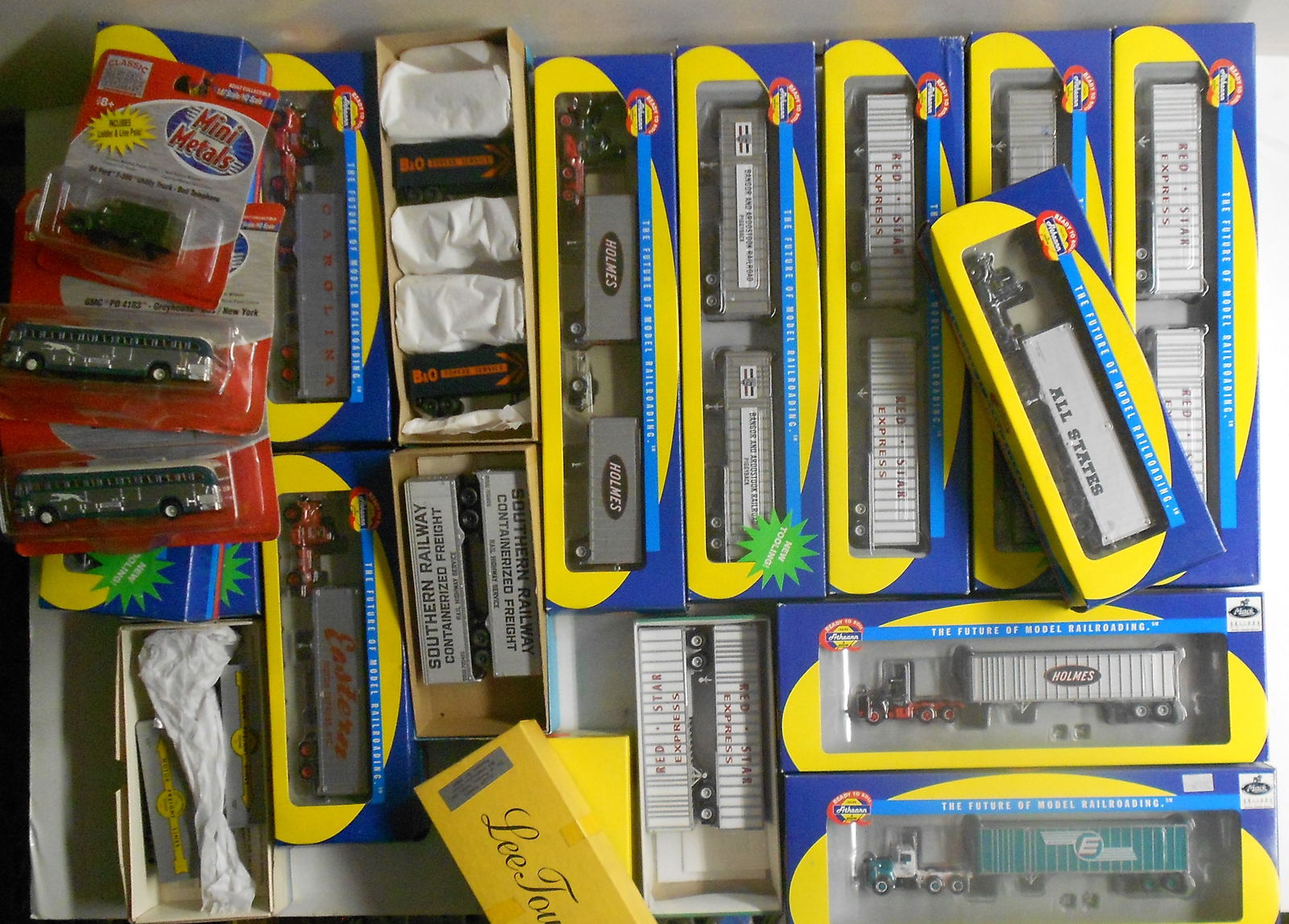 HO Scale Tractor Trailers 1:87 Trucks (21) (1 of 4)