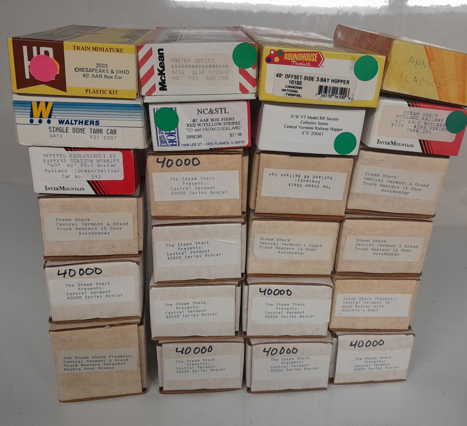 HO Scale Freights Kits & assembled (24) (1 of 3)