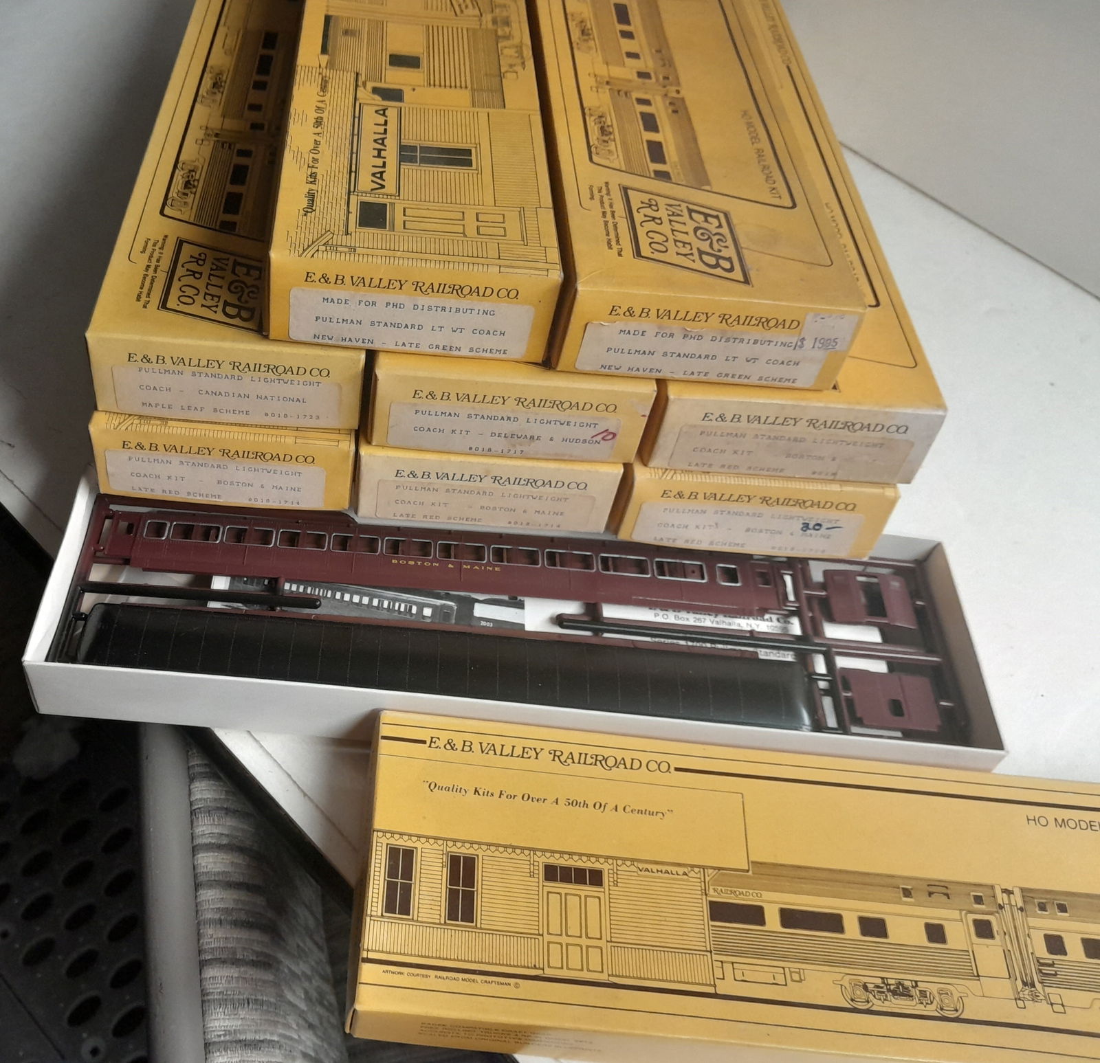 HO Scale 9 E&B Valley Pullman Passenger Cars (1 of 2)