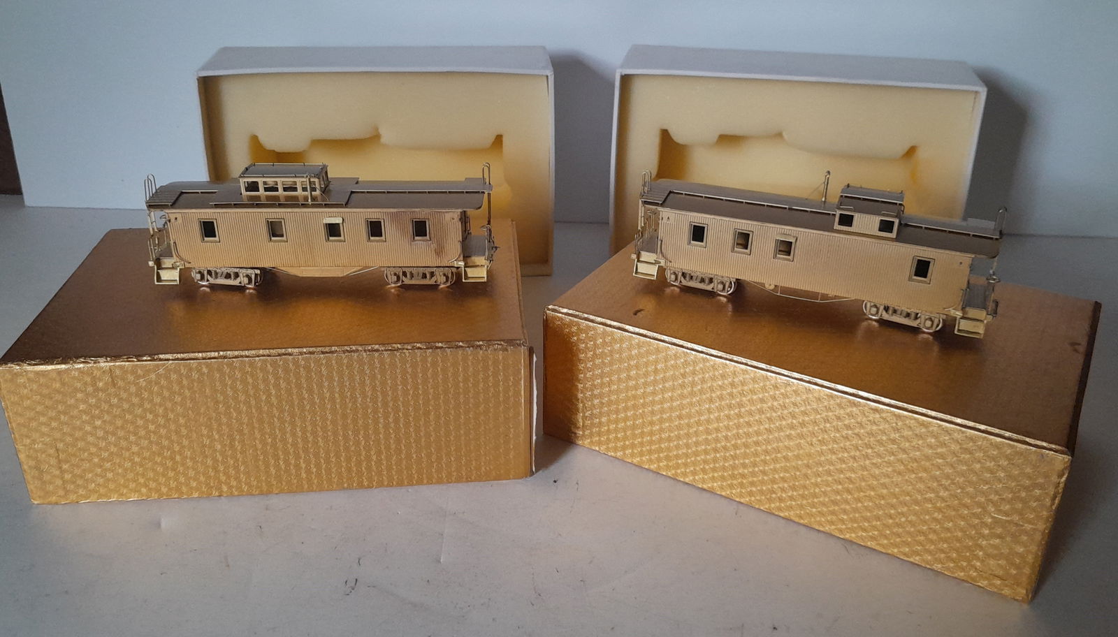 HO Brass - 2 B&M Cabooses great story (1 of 4)