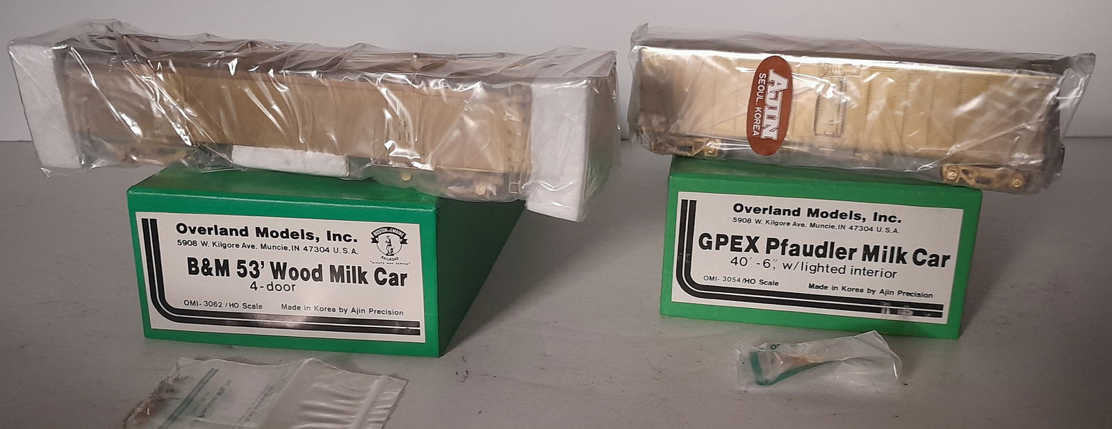 HO Brass - 2 Overland Milk Cars GPEX, B&M 53' 4 Door (1 of 4)