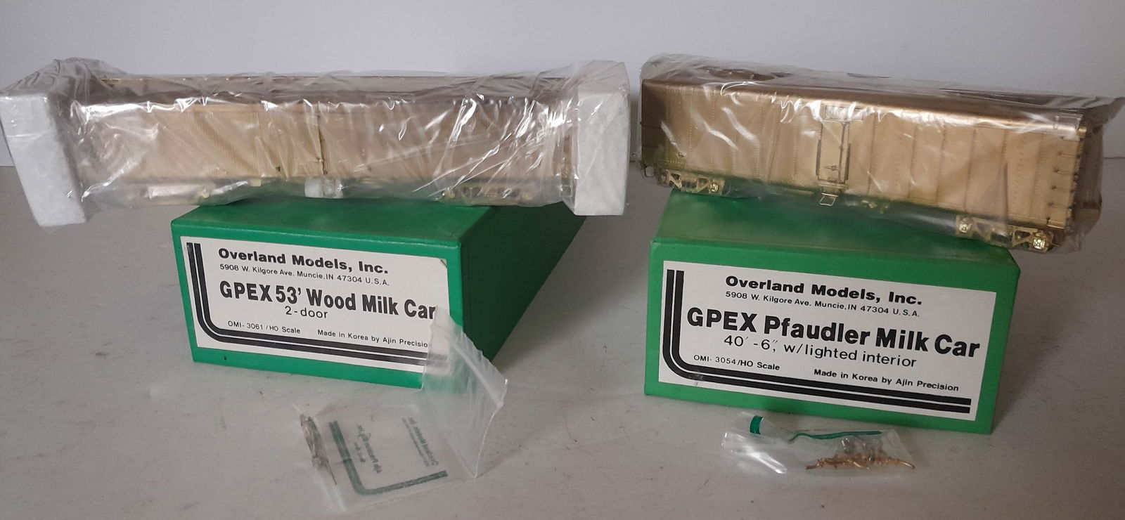 HO Brass - 2 Overland Milk Cars 2 GPEX: 40' & 53'' (1 of 4)