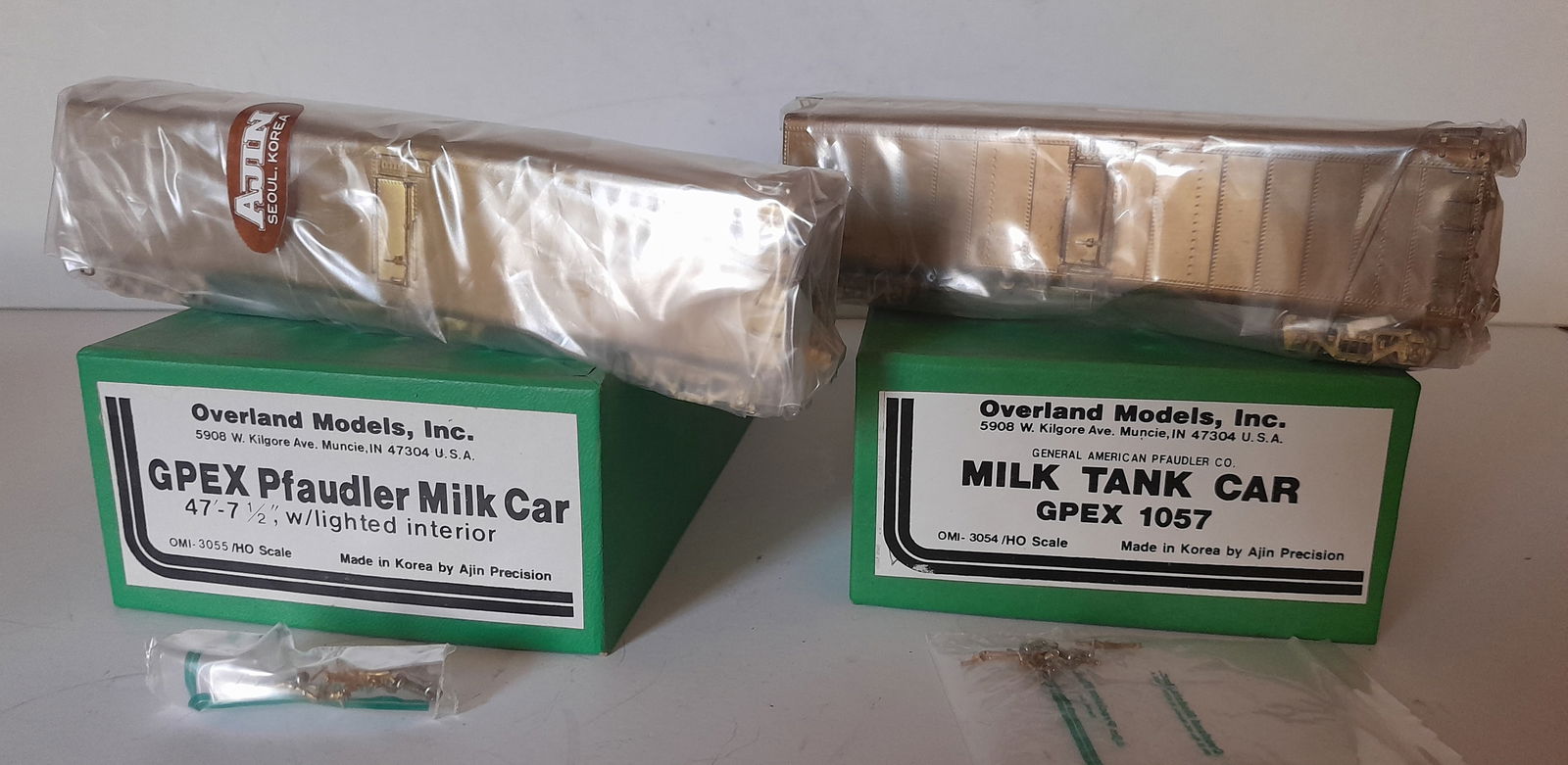 HO Brass - 2 Overland Milk Cars 2 GPEX: 40' & 47'' (1 of 4)