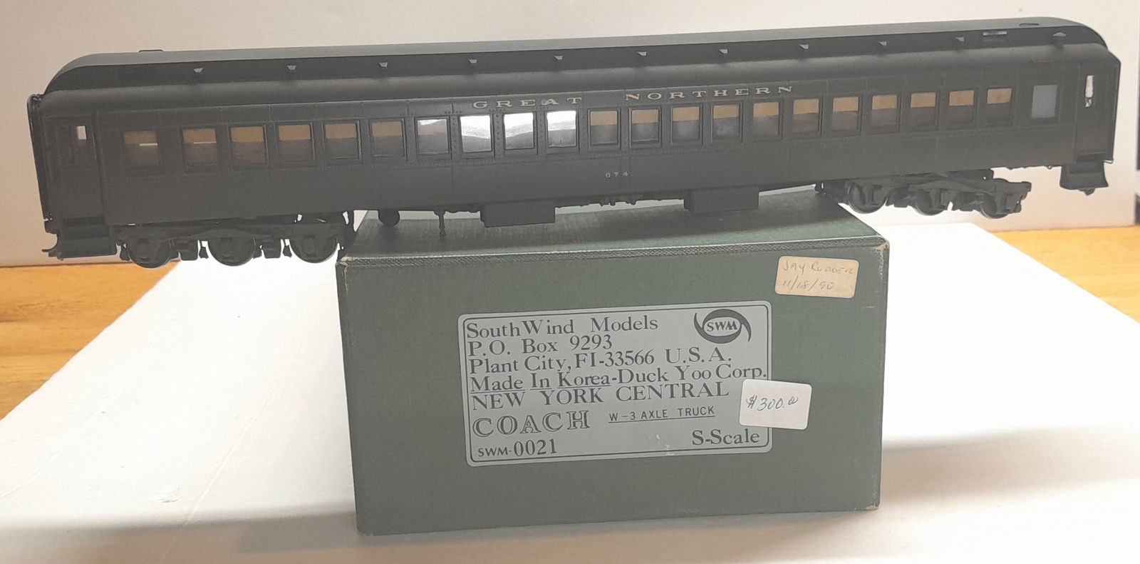 S Scale Brass - SWM NYC Coach custom painted as GN: S scale brass - South Wind Models New York Central coach painted ass Great Northern Railway. Nice glazing and detail.