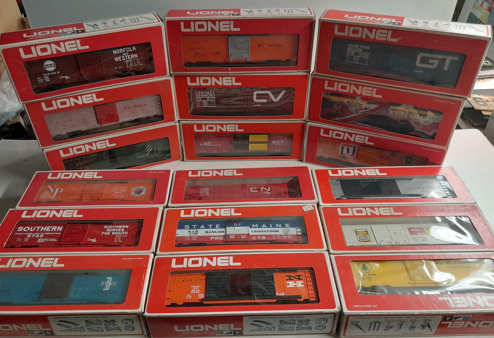 Lionel 18 Red Box Freight Cars (1 of 3)