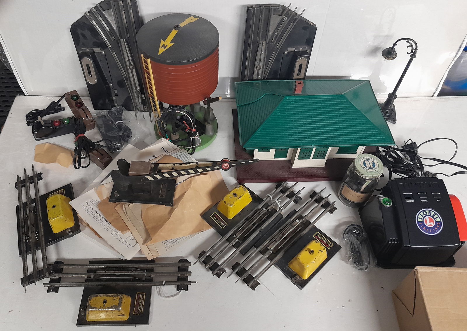 Lionel & Am Flyer Accessories CW-80 in box + (1 of 2)