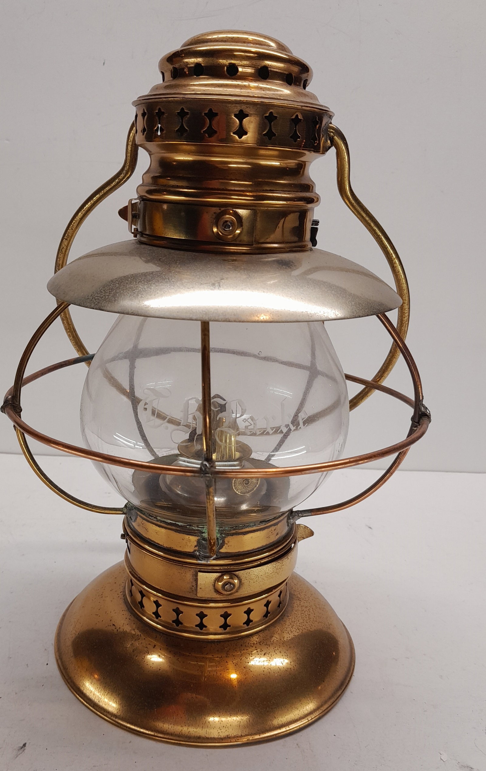 Kelly Presentation Lantern T. N. Parke - 5 Wire all Brass (1 of 7)