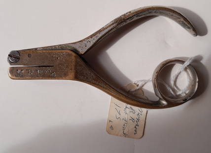 M RR Co Ticket Punch from Maine 2 Foot Collection: A ticket punch with professional lettering of "M RR Co.". Our consignor believes this to be Monson Railroad, however, there are plenty of other M RR Companies that are possibilities. The attached tag