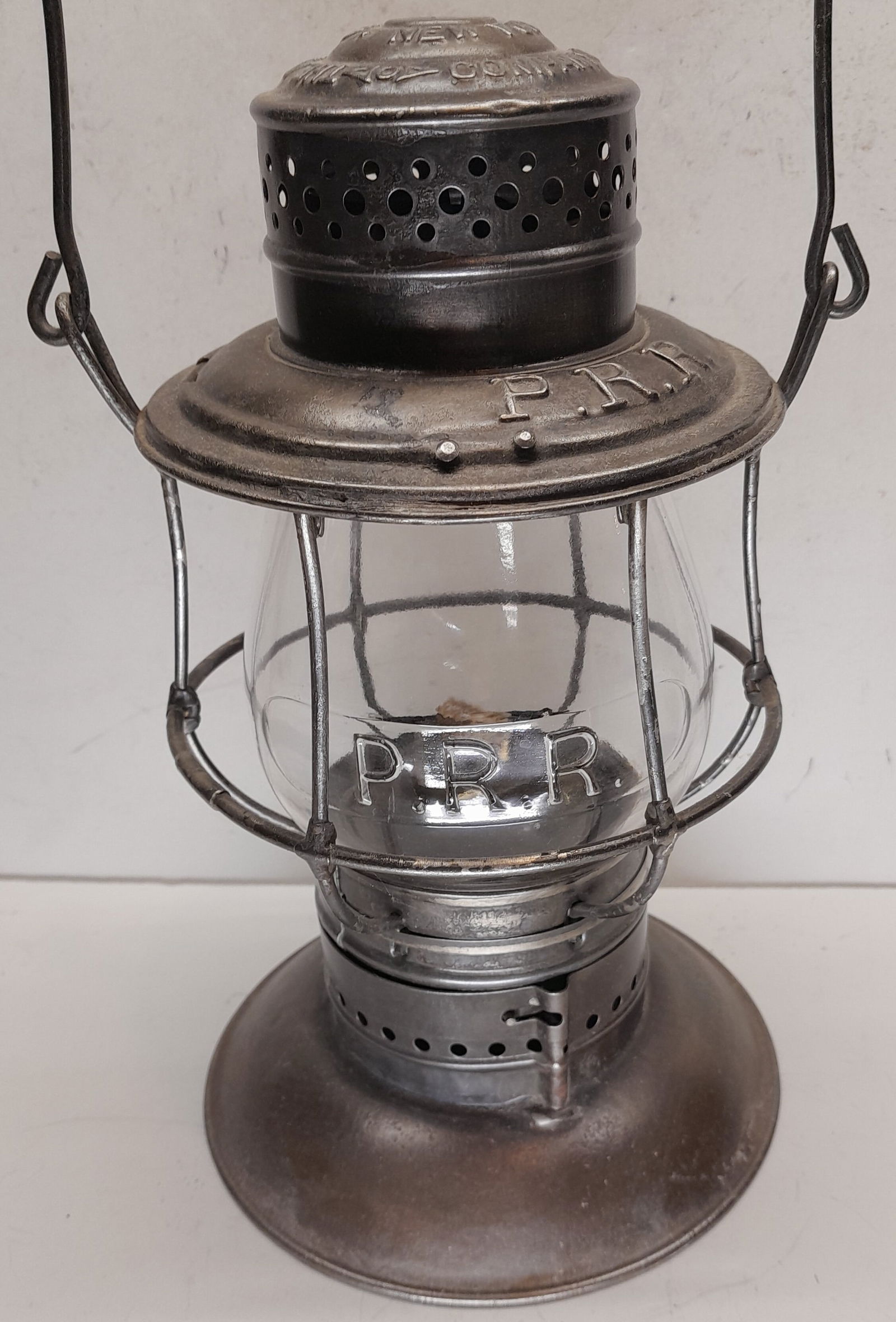 Pennsylvania Railroad A&W 1895 Bellbottom Lantern, Clear Cast PRR (1 of 8)