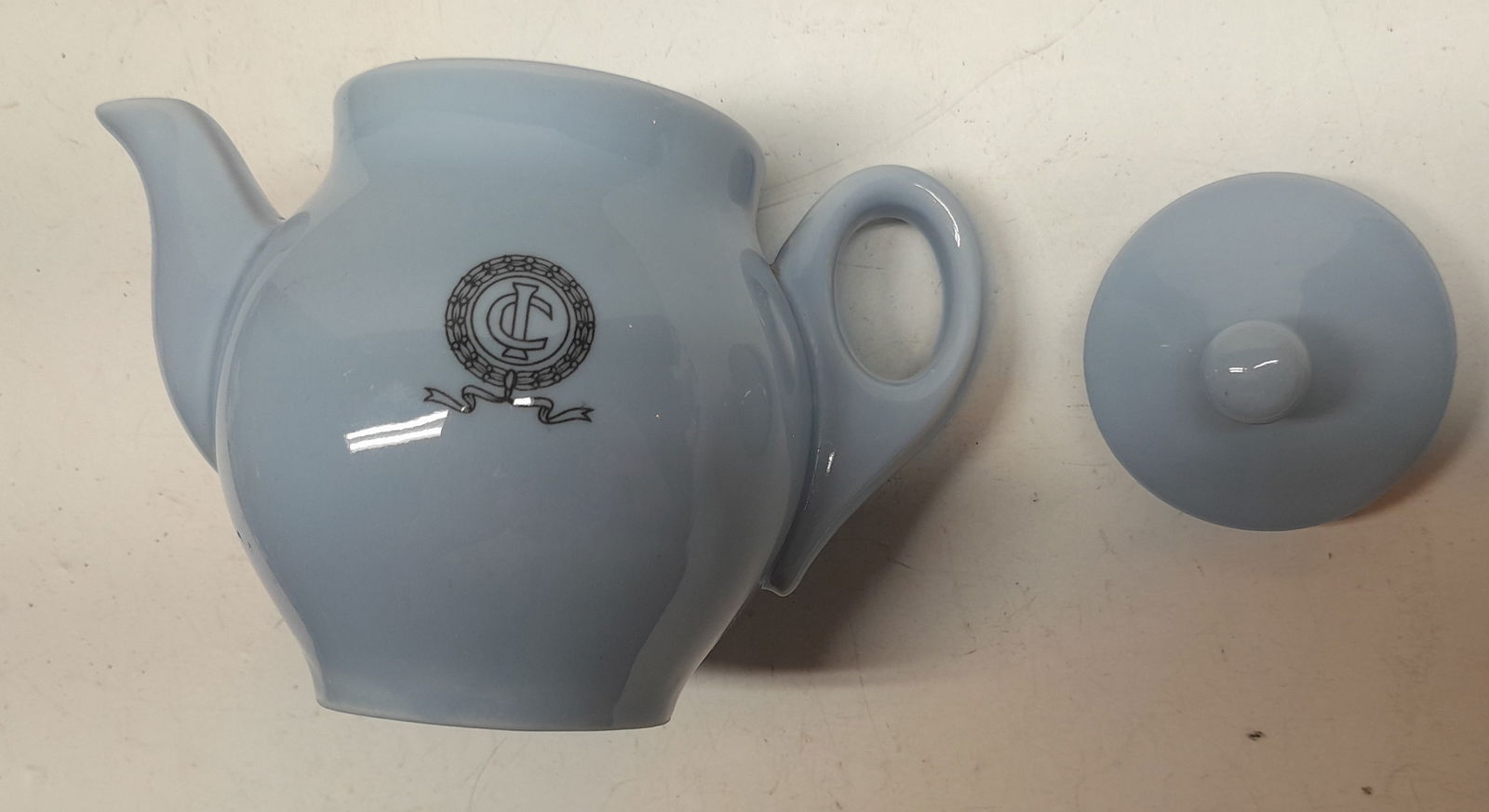 Illinois Central Railroad "Creole Blue" Pattern Coffee Pot w. Lid (1 of 4)