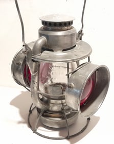 Dietz Vesta "Gate" Lamp - 2 Red Lenses, permanent Locked Bail