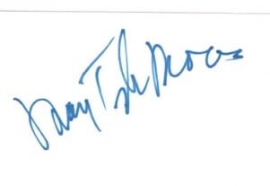 Autograph Mary Tyler Moore actress (1 of 1)