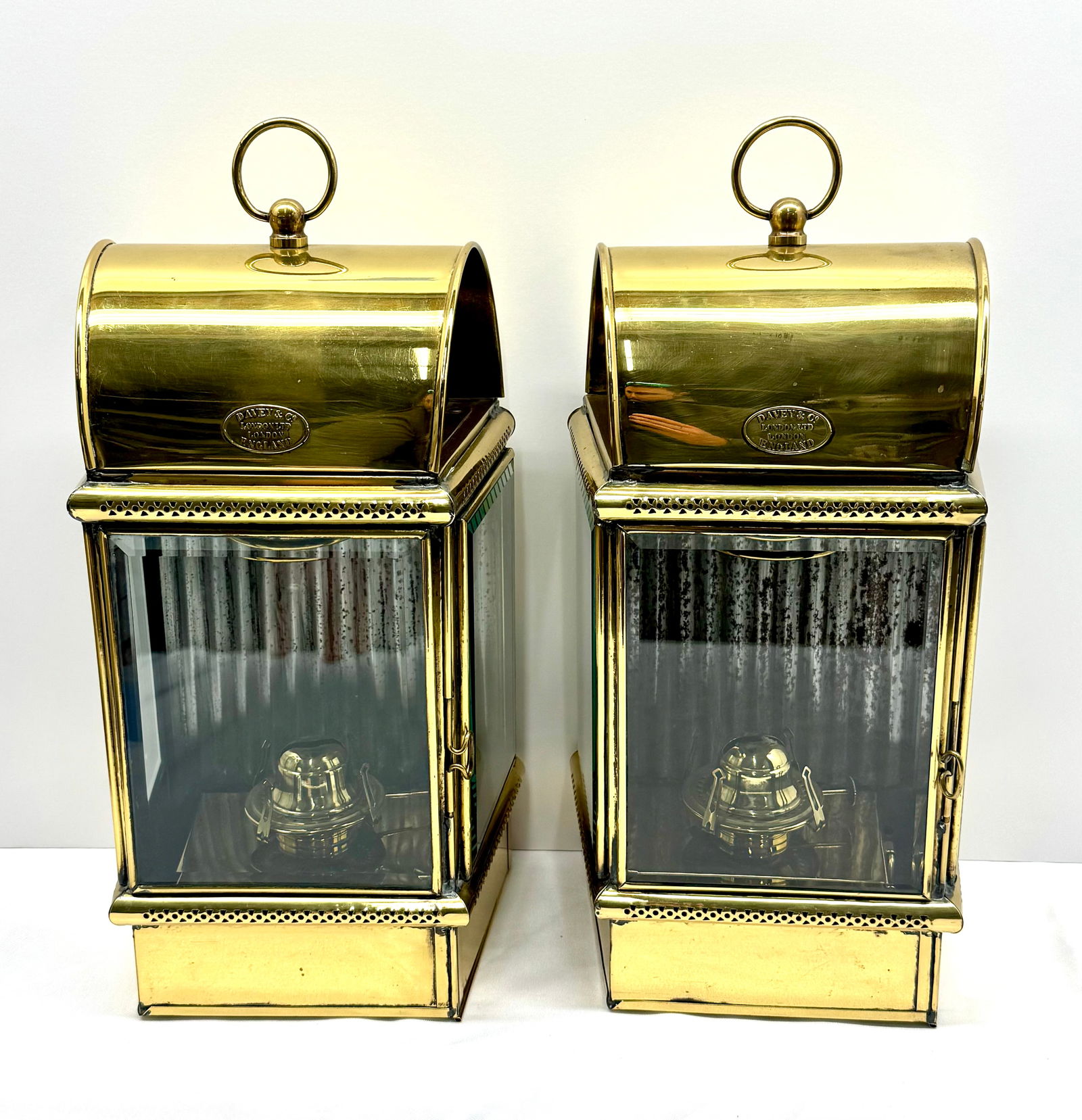 Exceptional Pair of Ship / Yacht Cabin Oil Lamps (1 of 6)