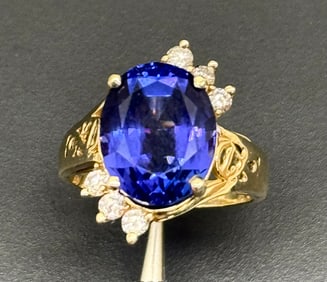 Tanzanite & Diamond Ring