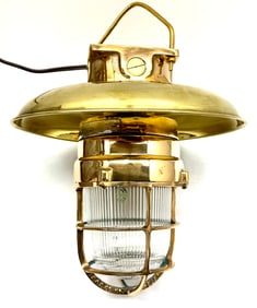R&S Heavy Brass Nautical Bulkhead Lamp