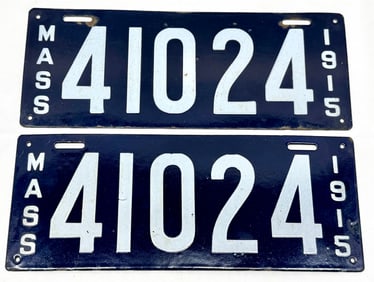 1915 Massachusetts Porcelain License Plates
