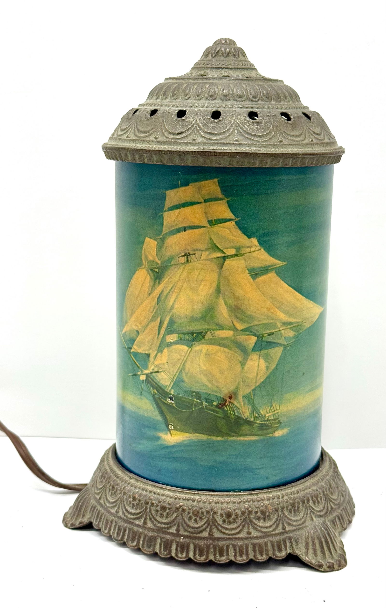 Scene - In - Action Motion Lamp (1 of 4)