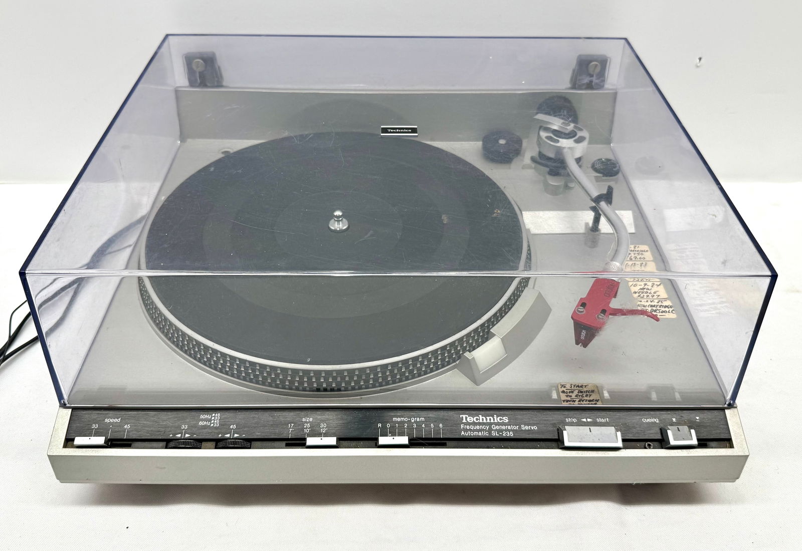 Technics Automatic SL-235 Turn Table (1 of 2)