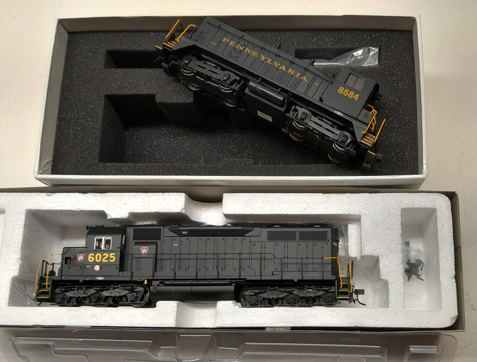 HO DCC Diesel Locomotives Pennsylvania RR - Atlas, Broadway (1 of 3)