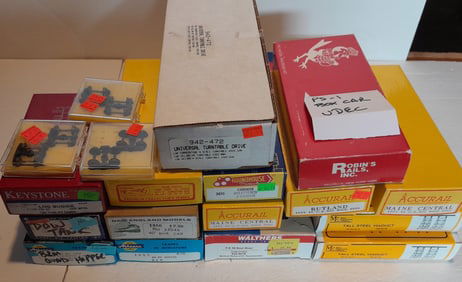 HO Scale Car Kits (15) + Trucks (3)