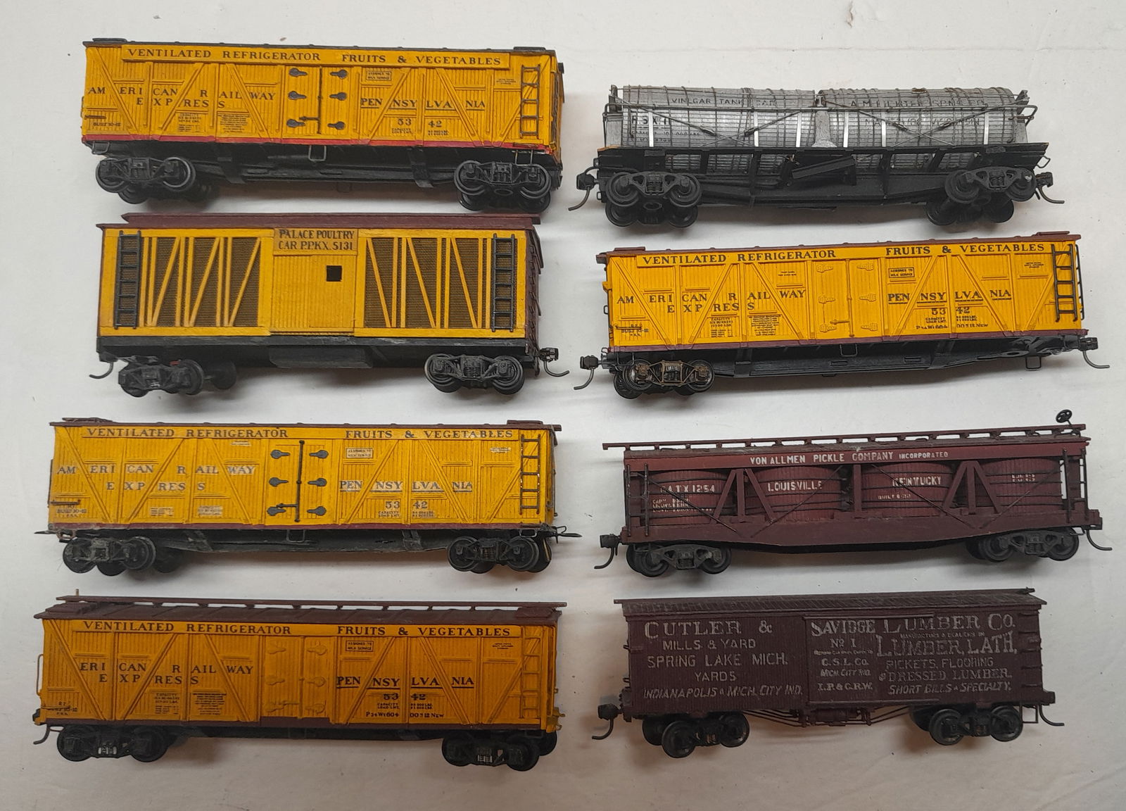 HO Scale 8 Early Built Up Cars: R7s, Poultry, etc (1 of 3)