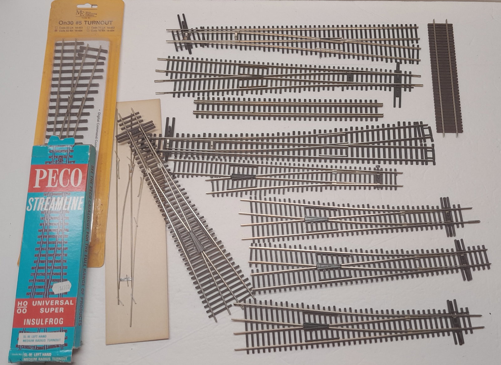 HO Scale Track / Switches - Shinohara, Atlas #83 (1 of 2)