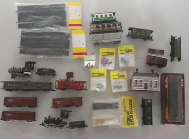 HO Scale Narrow Gauge Group - 2 Locos + Cars + Parts