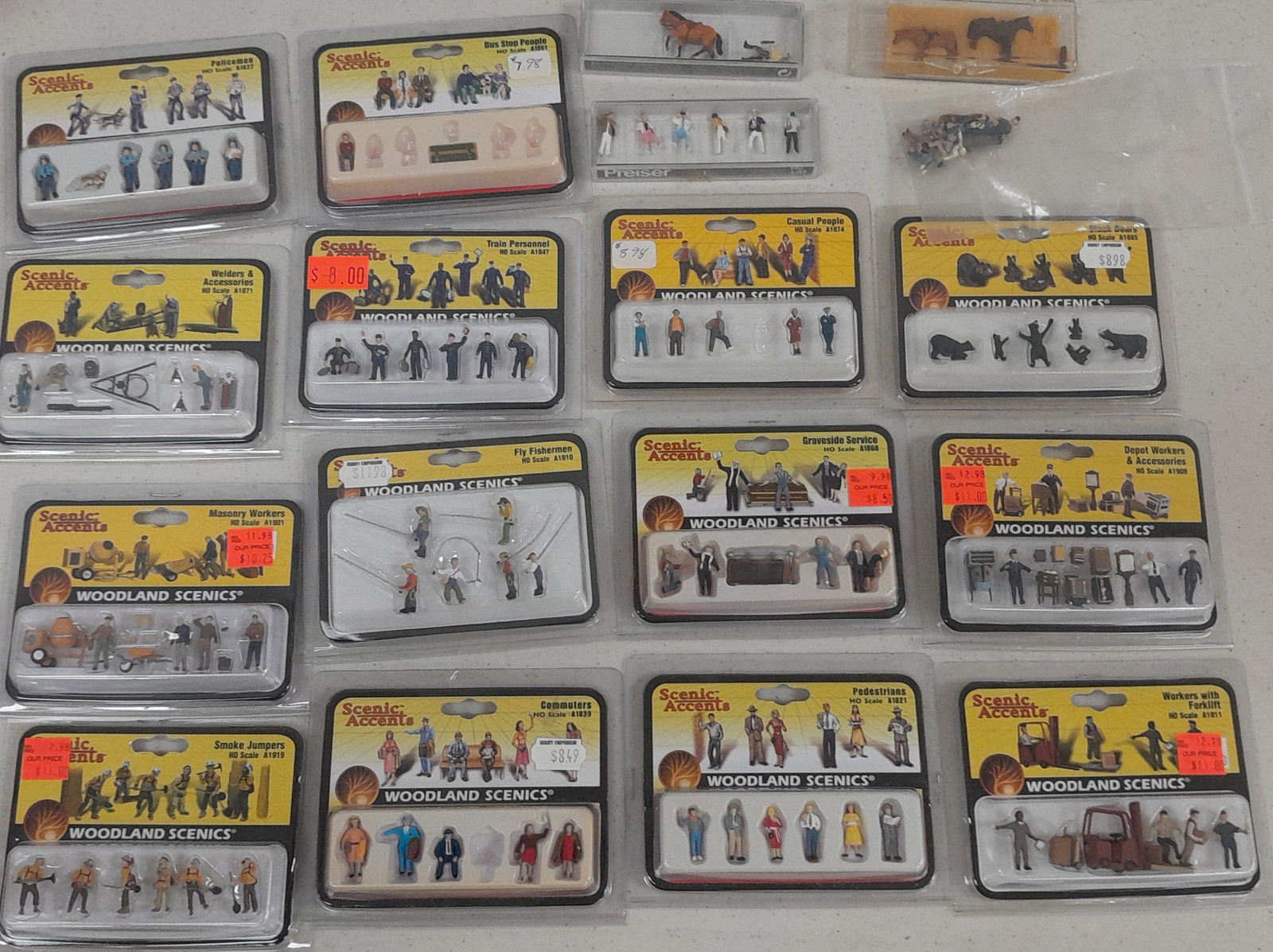 HO Scale Packaged Figures (18+-) (1 of 1)