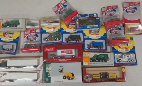 HO Scale Boxed Vehicles (19)