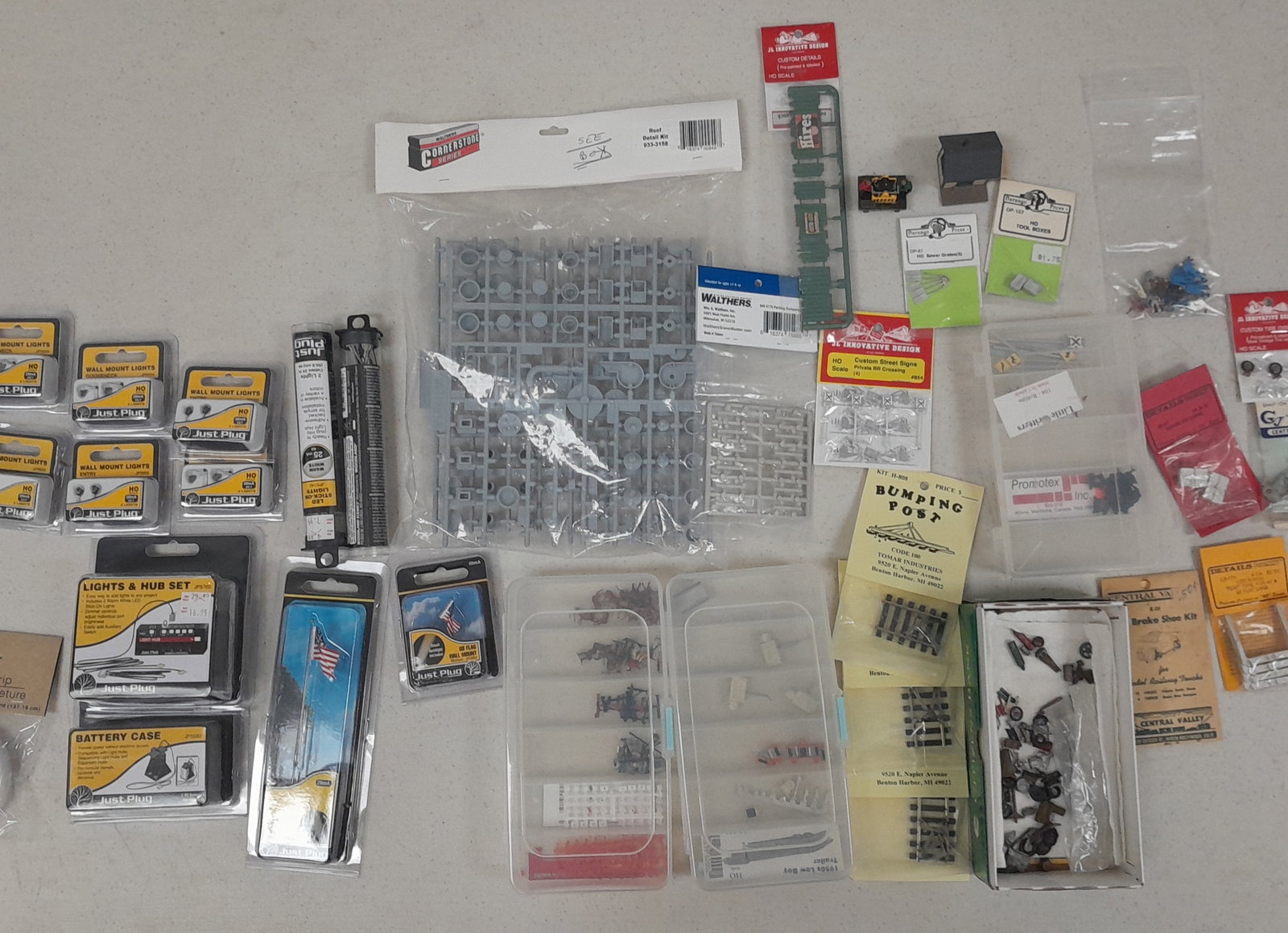 HO Scale "Just Plug" lighting kits and Loose Detail Parts (1 of 3)