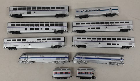 HO Scale Walthers Amtrak Superliner Locomotives & Cars