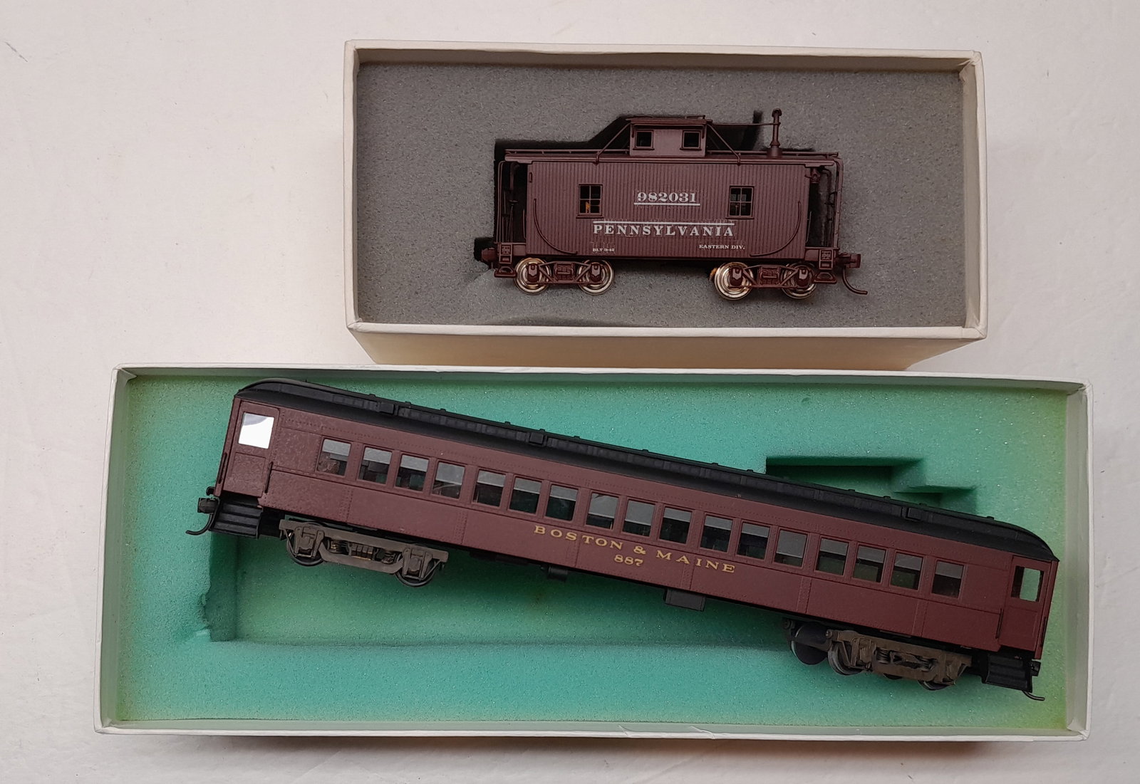 HO Brass - 2 Pennsylvania Prototypes 1 B&M painted (1 of 4)