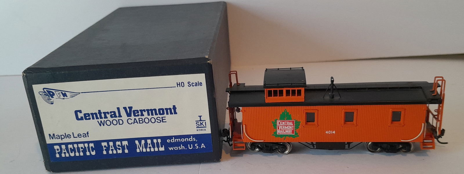 HO Brass - PFM / SKI Central Vermont Caboose f/p #4014 (1 of 6)